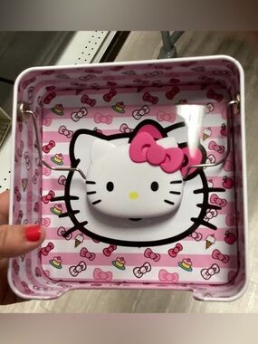 Sanrio Hello Kitty Metal Napkin Holder Pink and White City Scape